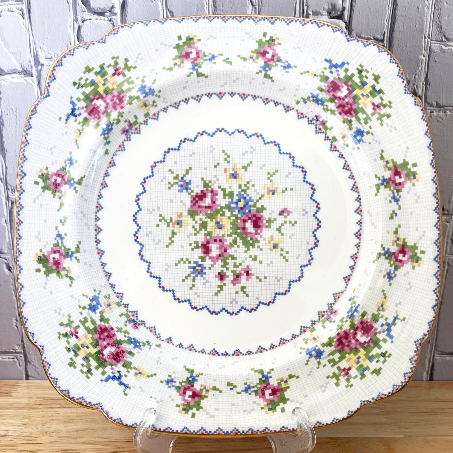 Petit Point 10.25"