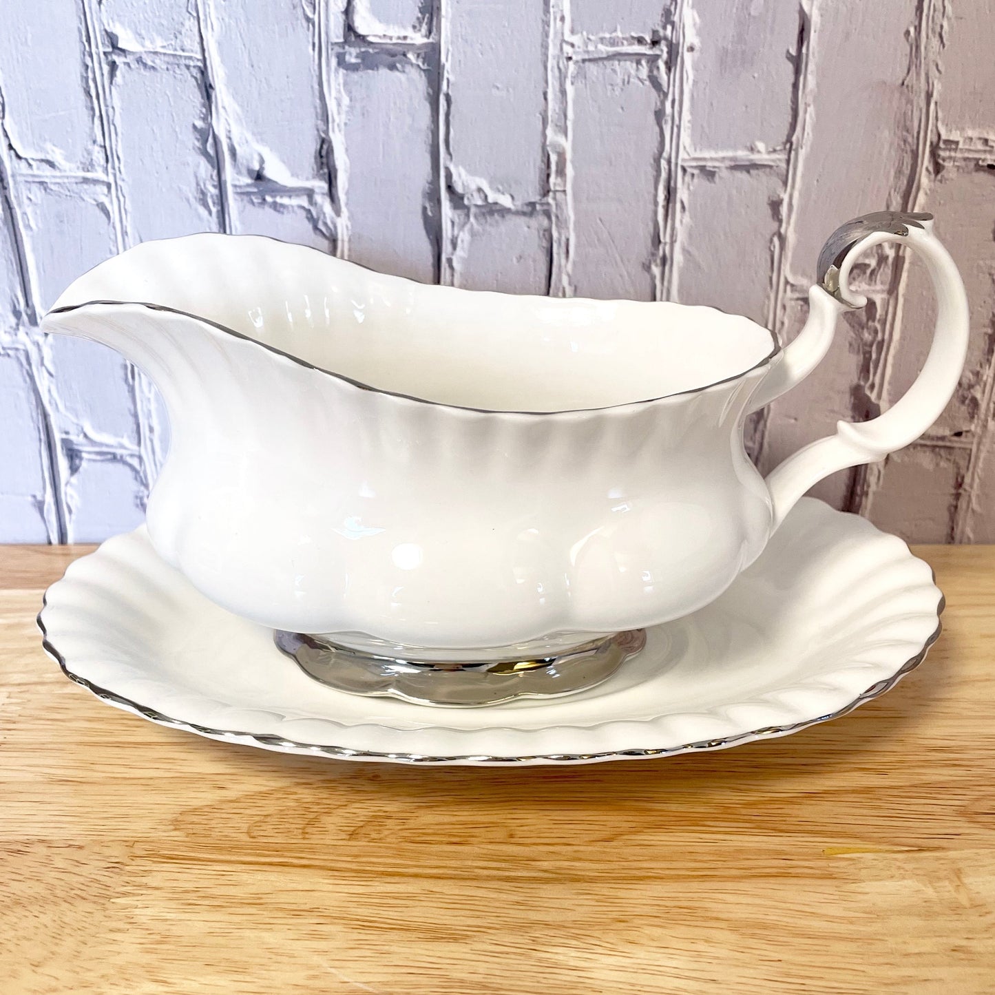 Chantilly Gravy Boat & Plate