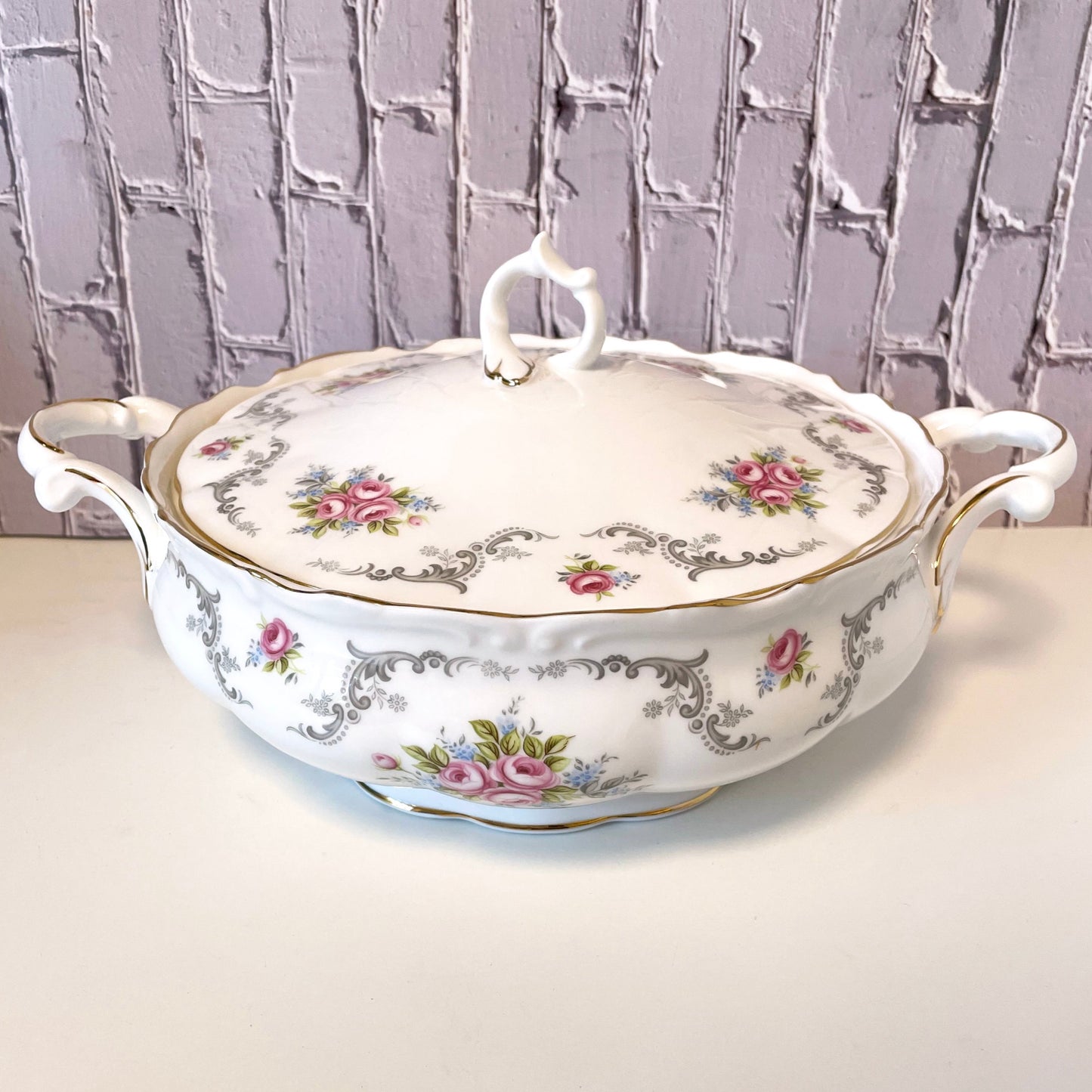 Tranquility Covered Serving Dish 10.5"