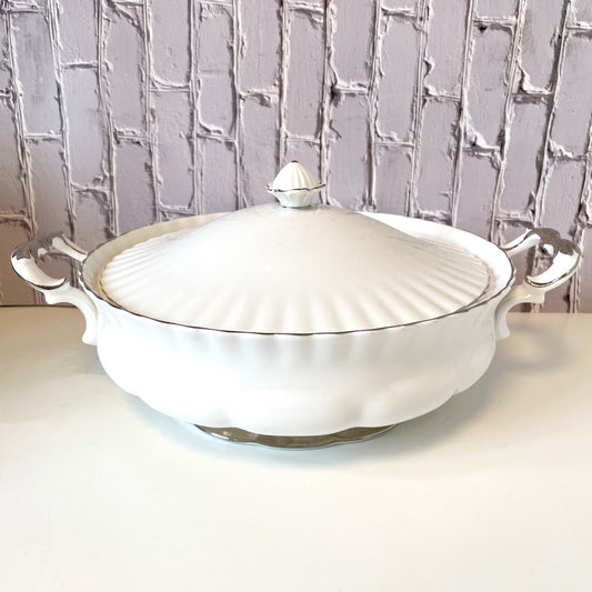 Chantilly Covered Serving Dish 10.5"
